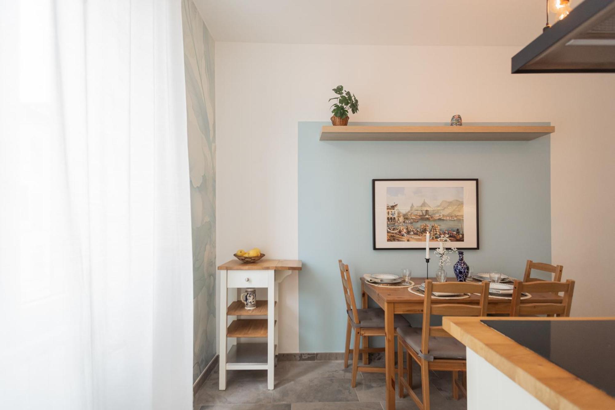 Old Court Hideaway By Rent All Como Exterior foto