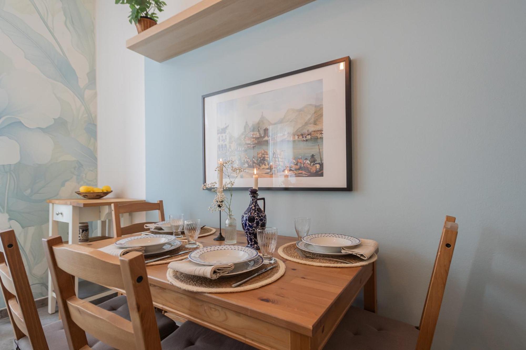 Old Court Hideaway By Rent All Como Exterior foto