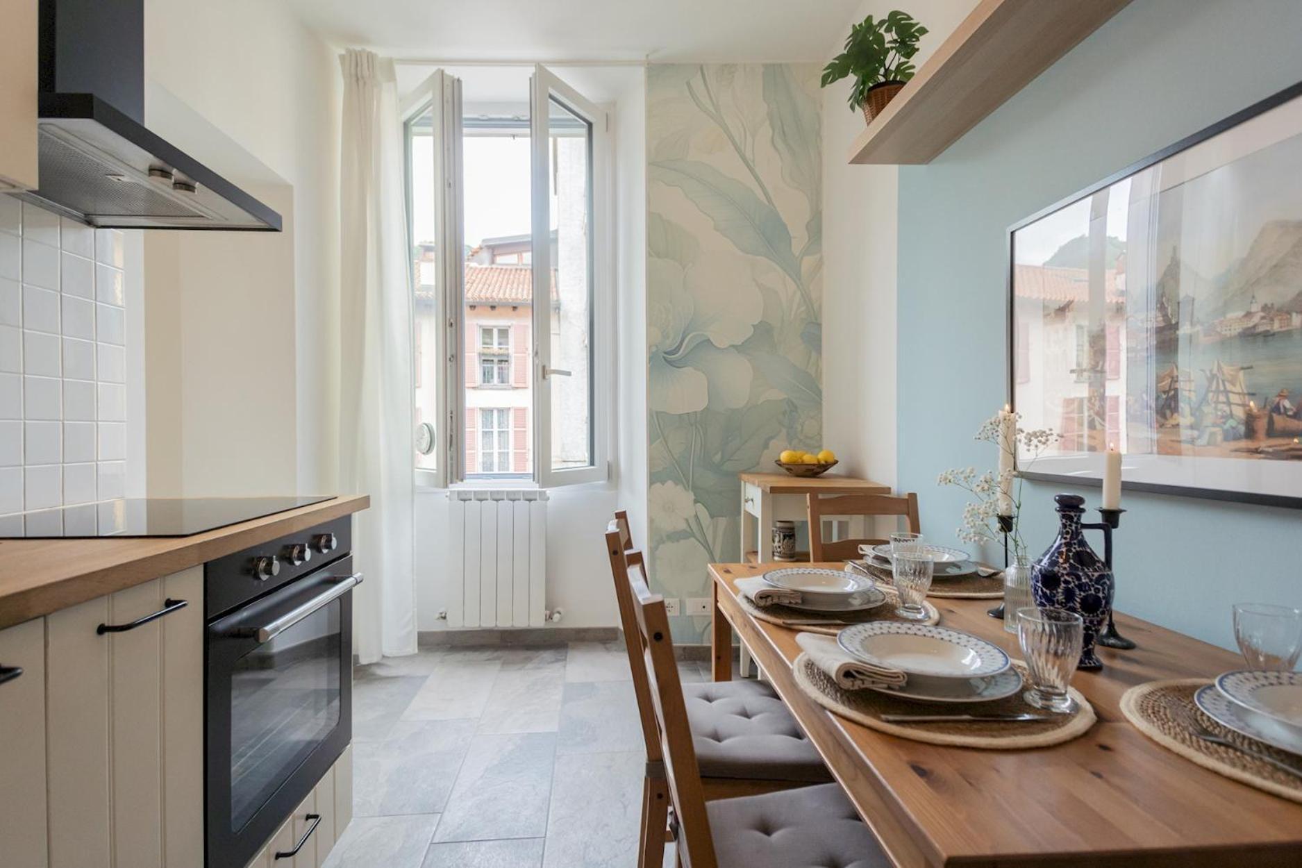 Old Court Hideaway By Rent All Como Exterior foto